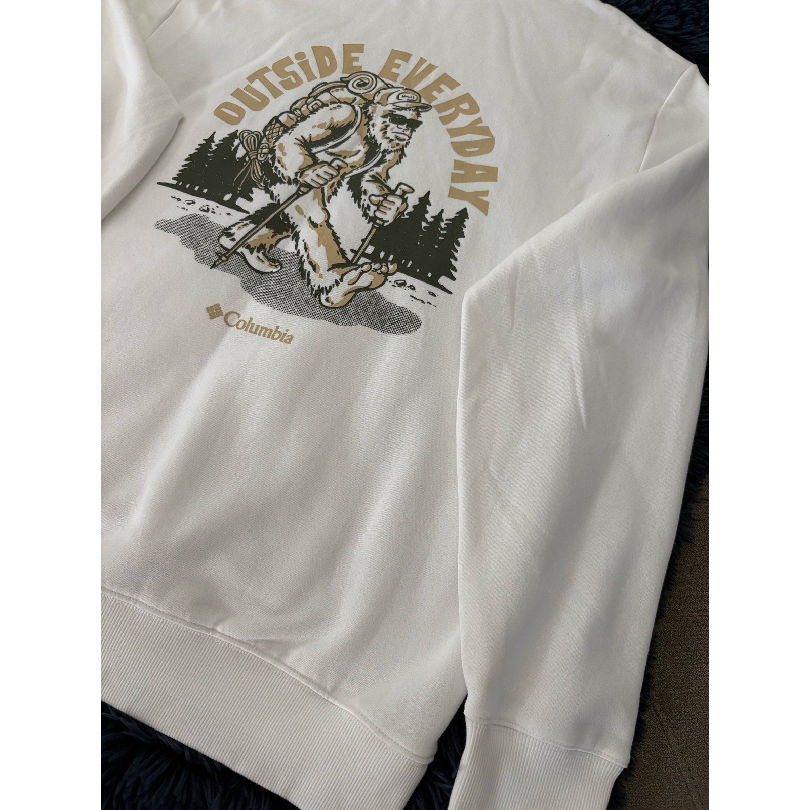 Columbia Men’s Hoodie White with Front Pocket Size: Large (New with Tags)