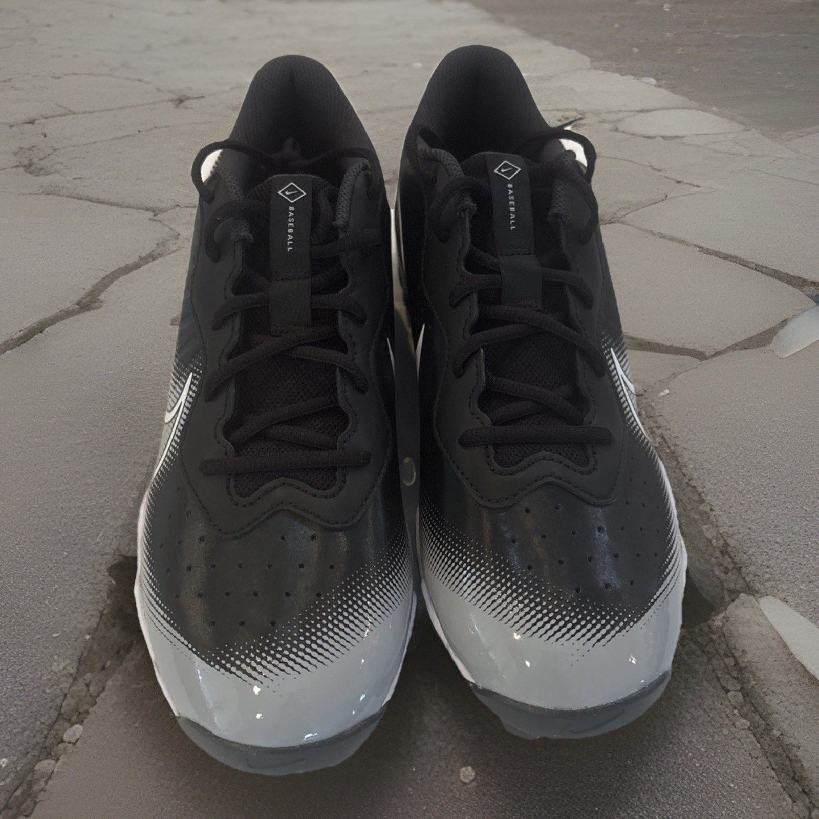 Nike Diamond Fastflex Men’s Baseball Cleats Size 10 Black/White Lightweight Grip