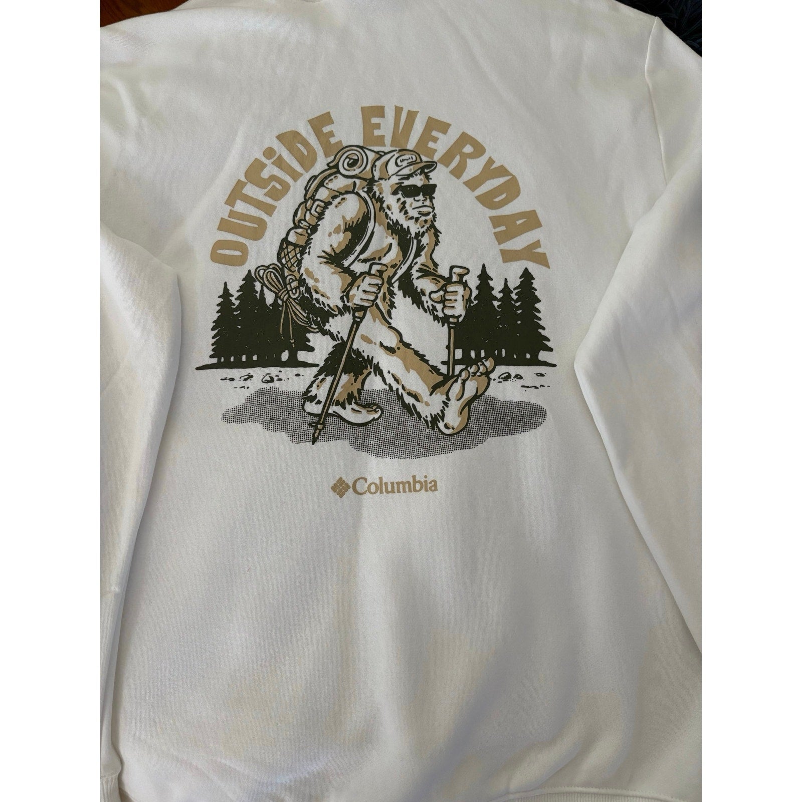 Columbia Men’s Hoodie White with Front Pocket Size: Large (New with Tags)