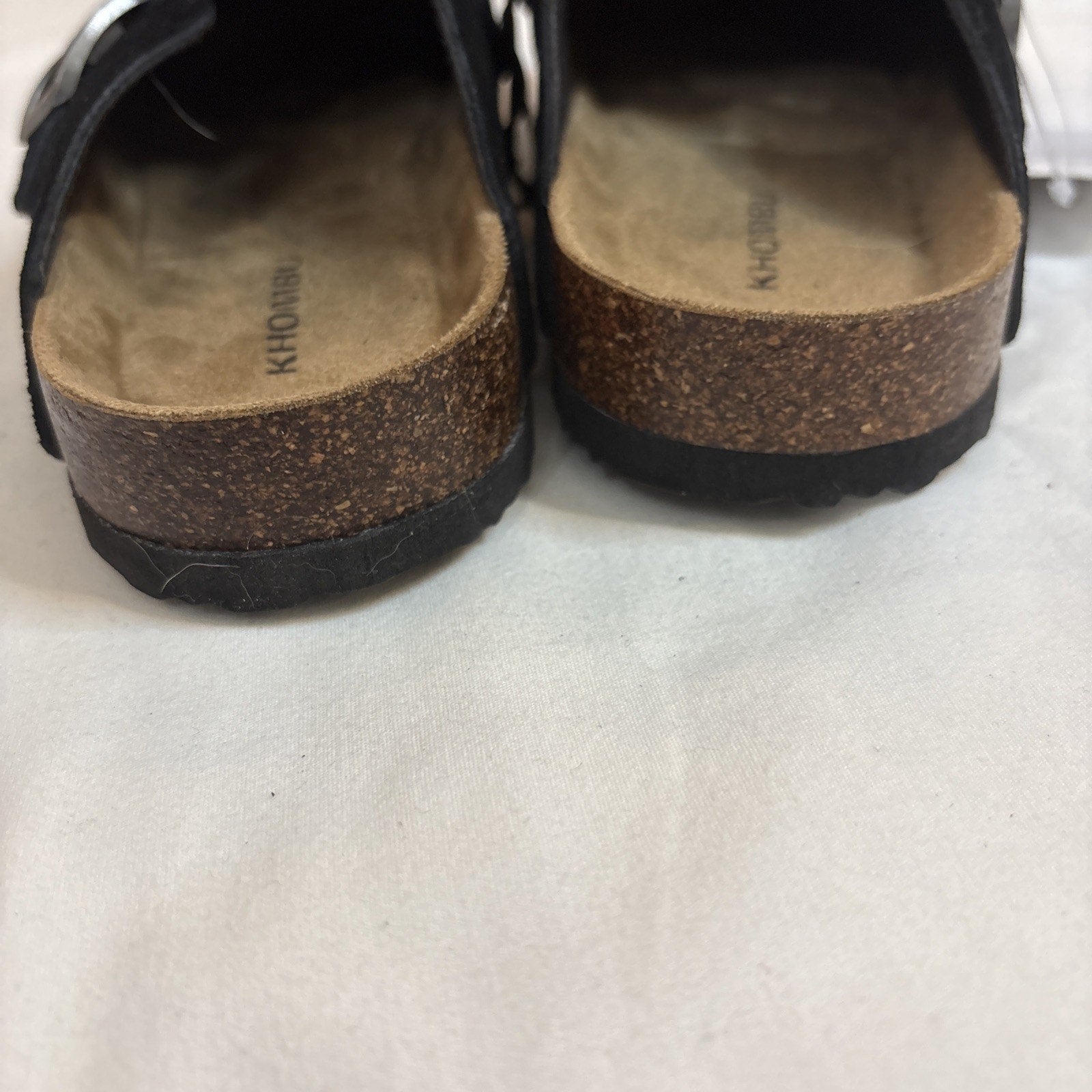 Khombu Sandals Men’s Size 8