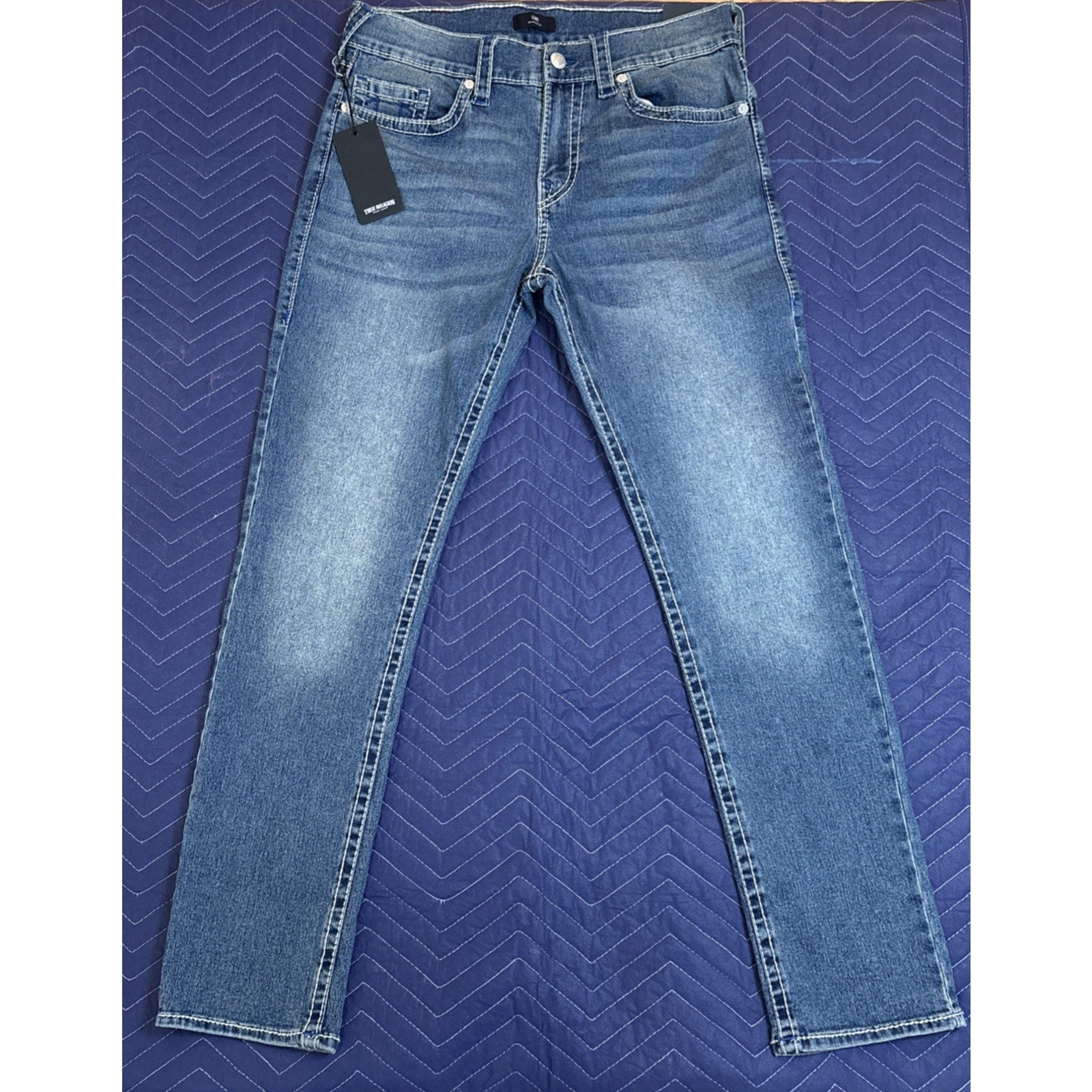 True Religion Men's Geno Big T Slim Fit Straight Blue Jeans Size 34x32 (NEW)