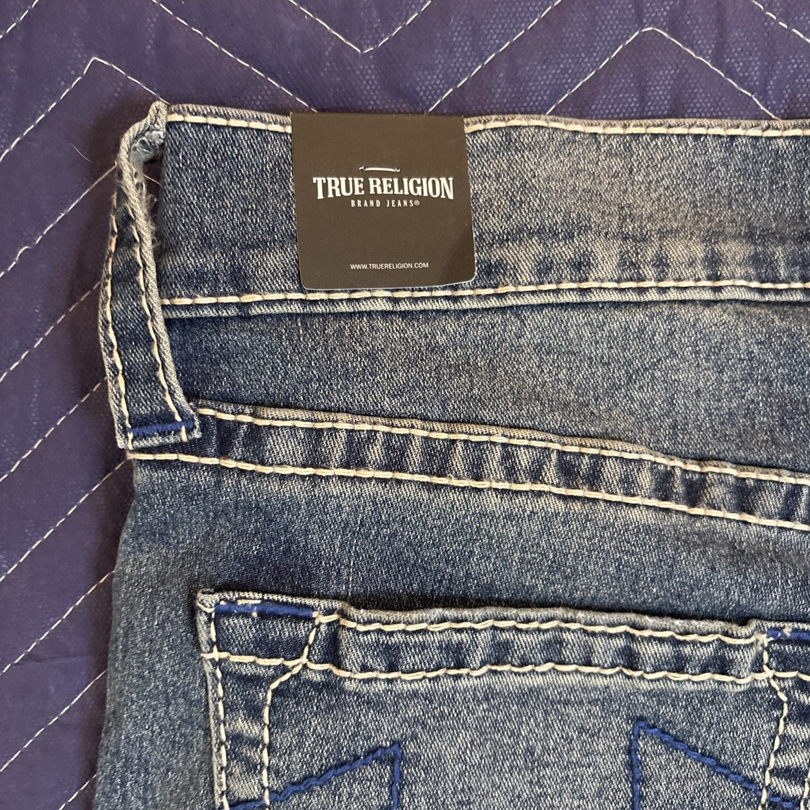 True Religion Men's Geno Big T Slim Fit Straight Blue Jeans Size 34x32 (NEW)