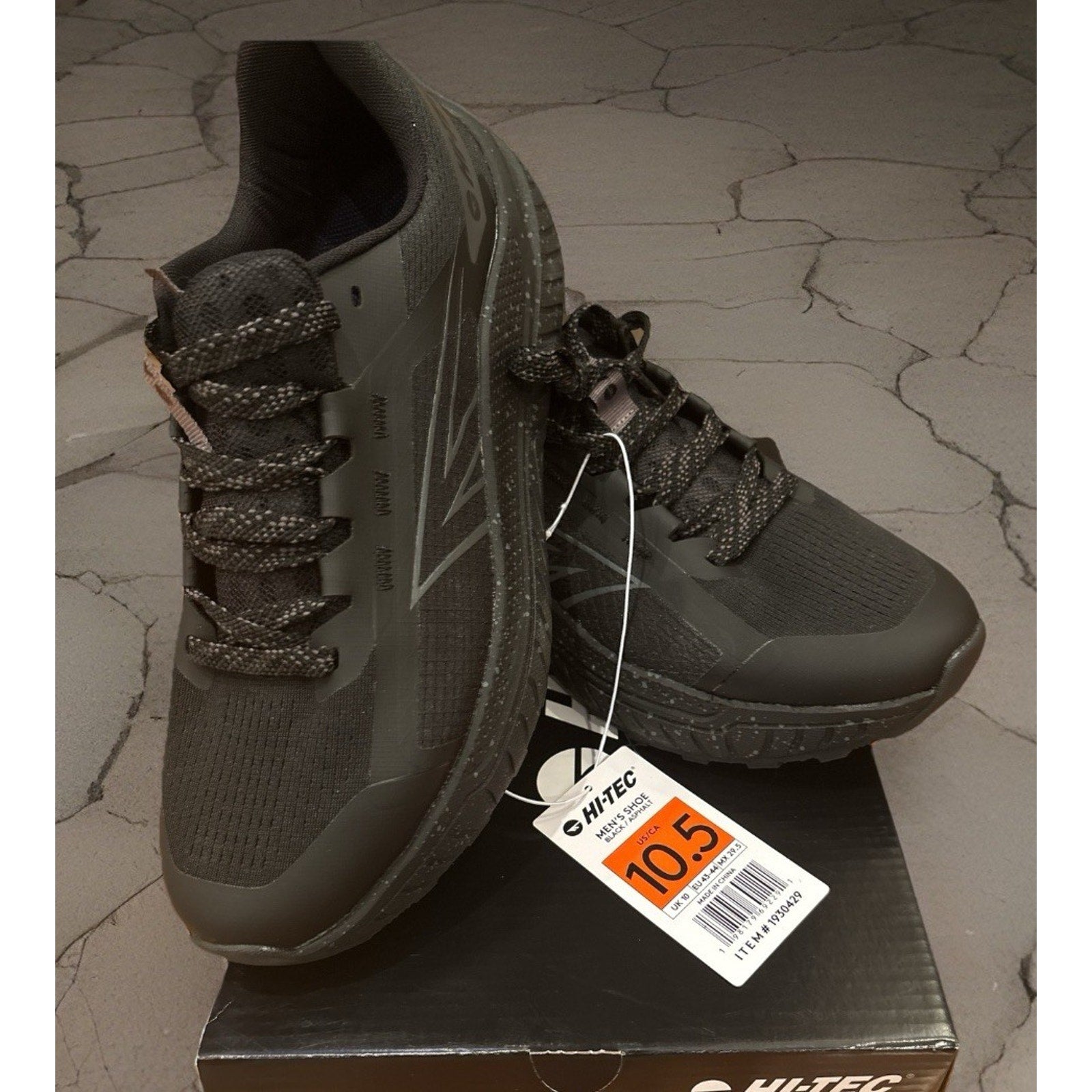 Hi-Tec Men's Athletic Sneaker Lace Up Low Top Black/Asphalt Solid 1930429